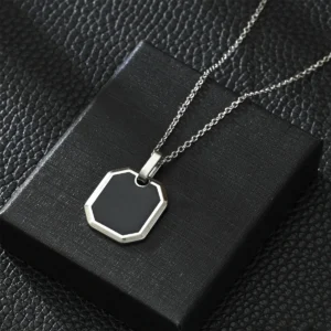 COLLAR ÉBANO GEOMÉTRICO