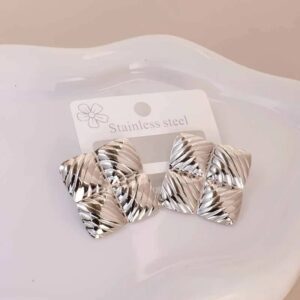 ARETES CUADRADOS PLATEADOS