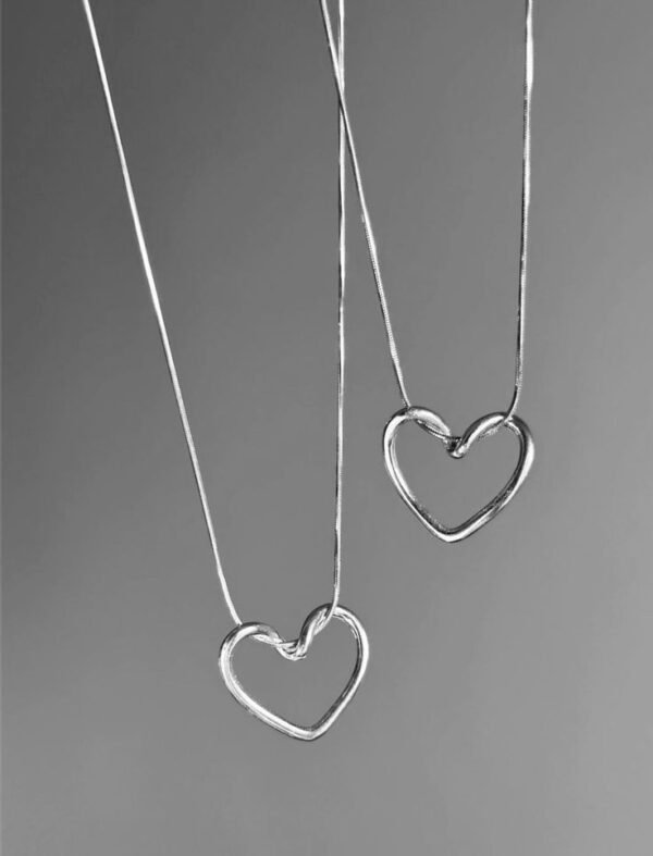 COLLAR CORAZÓN PLATEADO