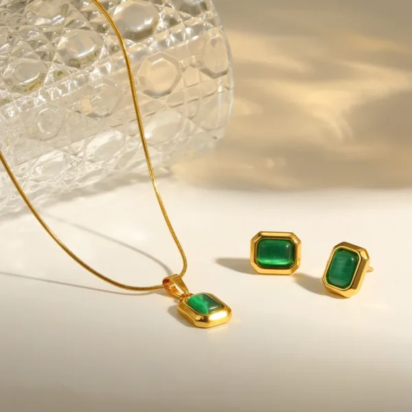 SET ARETES Y COLLAR ESMERALDA